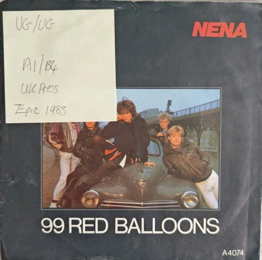 Nena 99 Red Balloons Vinyl Record 7" VG/VG A4074 1983 sleeve Nena 99 Red Balloons Vinyl Record 7" VG/VG A4074 1983 sleeve