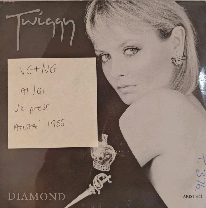 Twiggy Diamond Lies, Lies Vinyl Record 7" VG+/VG ARIST 651 sleeve Twiggy Diamond Lies, Lies Vinyl Record 7" VG+/VG ARIST 651 sleeve