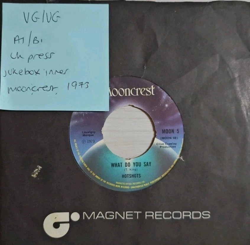 The Hotshots Snoopy Versus The Red Baron Vinyl Record 7" VG/VG MOON 5 1973 sleeve The Hotshots Snoopy Versus The Red Baron Vinyl Record 7" VG/VG MOON 5 1973 sleeve