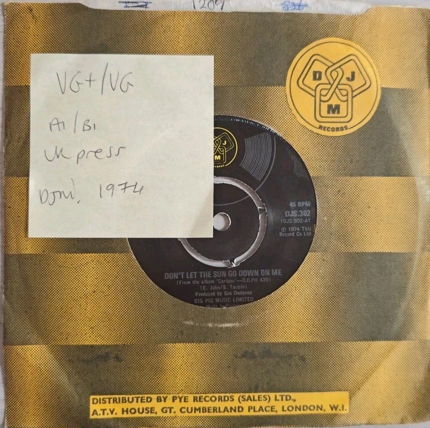 Elton John Don’t Let The Sun Go Down On Me Vinyl Record 7" VG+/VG DJS302 1974 sleeve Elton John Don’t Let The Sun Go Down On Me Vinyl Record 7" VG+/VG DJS302 1974 sleeve