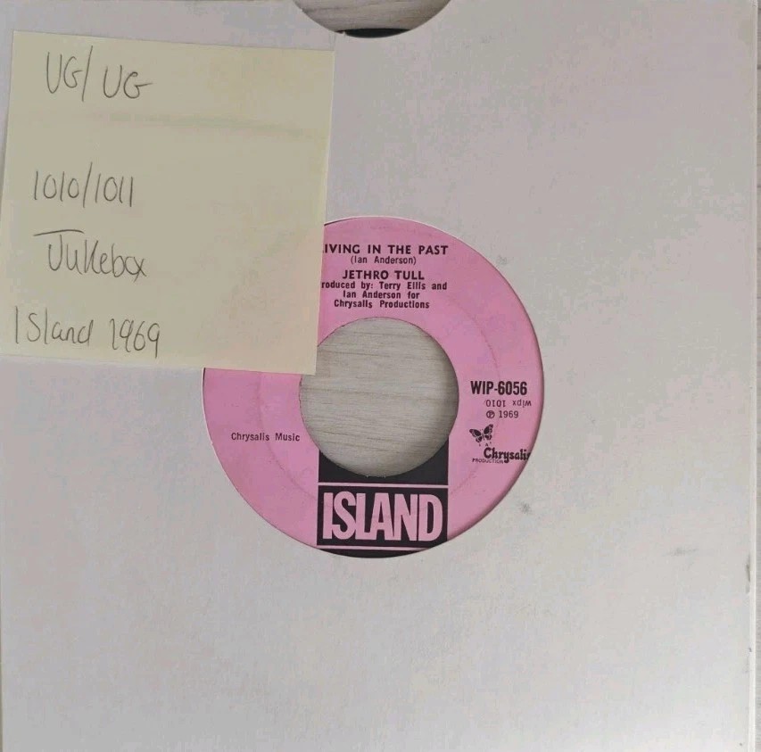 Jethro Tull Living In The Past Vinyl Record 7" VG/VG WIP6056 1969 sleeve Jethro Tull Living In The Past Vinyl Record 7" VG/VG WIP6056 1969 sleeve