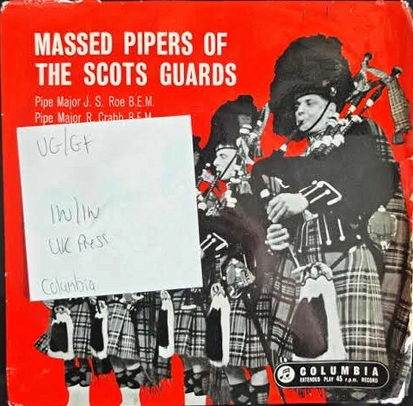 The Massed Pipers Of The Scots Guards Vinyl Record 7" EP VG/G+ SED 5561 sleeve The Massed Pipers Of The Scots Guards Vinyl Record 7" EP VG/G+ SED 5561 sleeve