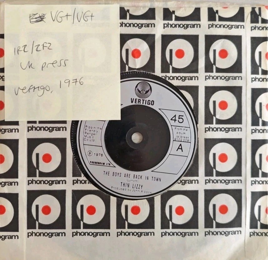 Thin Lizzy Boys Are Back In Town Vinyl Record 7" VG+/VG+ 6059139 1976 sleeve Thin Lizzy Boys Are Back In Town Vinyl Record 7" VG+/VG+ 6059139 1976 sleeve
